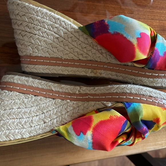 Etienne Aigner wedge colorful shoe size 9 - Picture 2 of 4